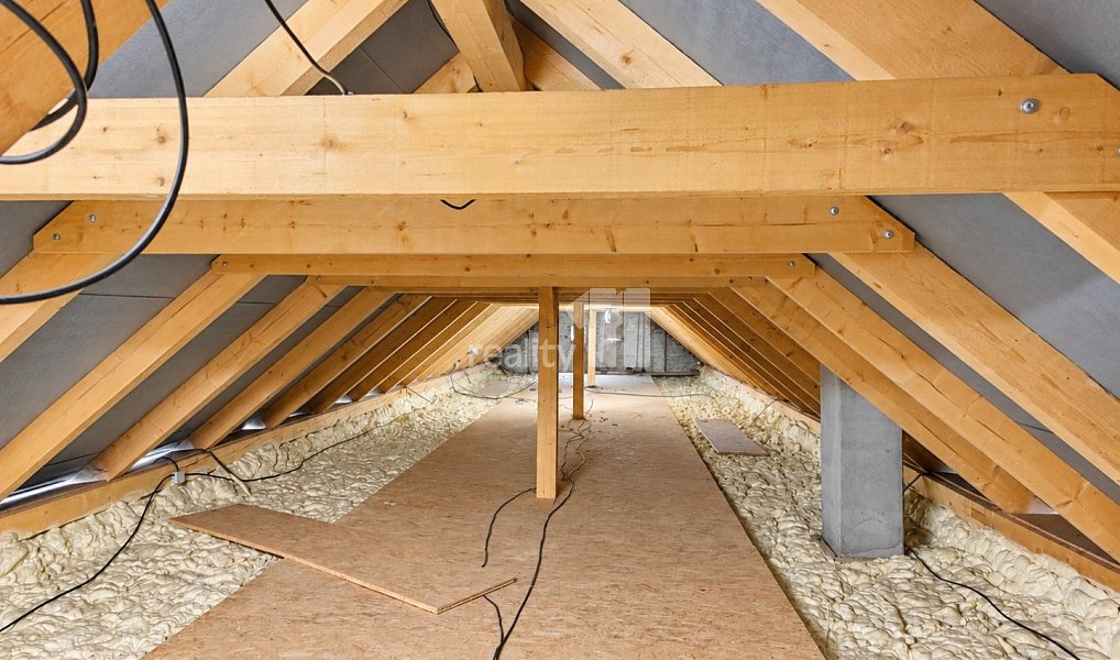 Prodej domu 114 m² s pozemkem 1 800 m², Vinary – náhled fotky 22