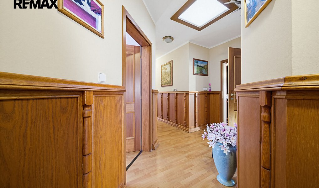 Prodej domu 217 m² s pozemkem 1 818 m², Louny – náhled fotky 23