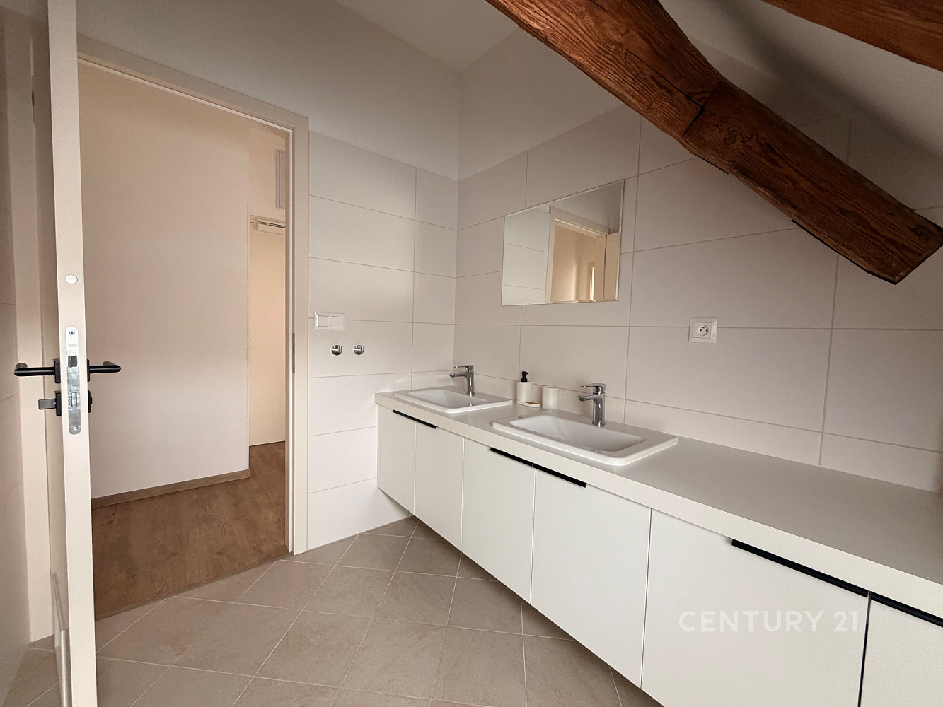 Pronájem kanceláře 154 m² – fotografie 5