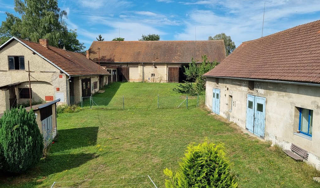 Prodej zemědělského objektu 240 m², Onomyšl – fotka 1 z 8