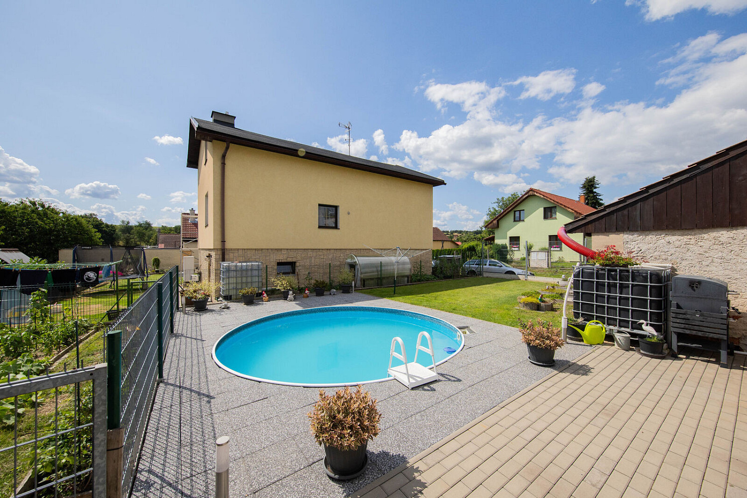 Prodej domu 200 m² s pozemkem 535 m² – fotografie 2