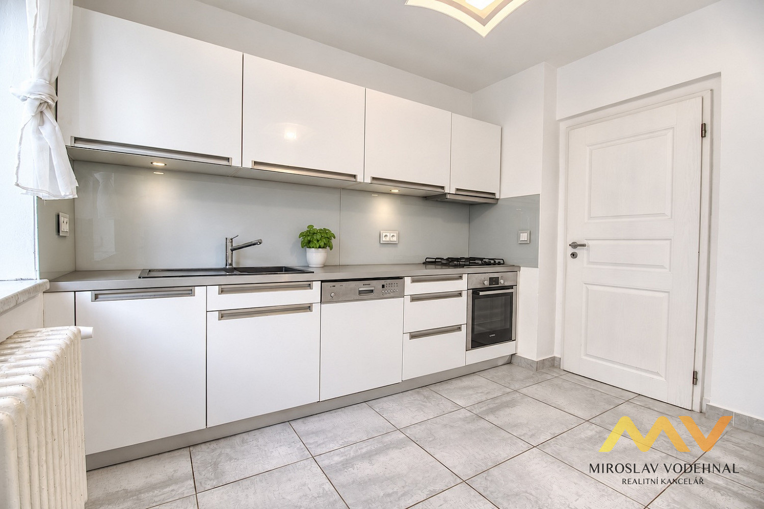 Pronájem bytu 3+1 74 m² – fotografie 2