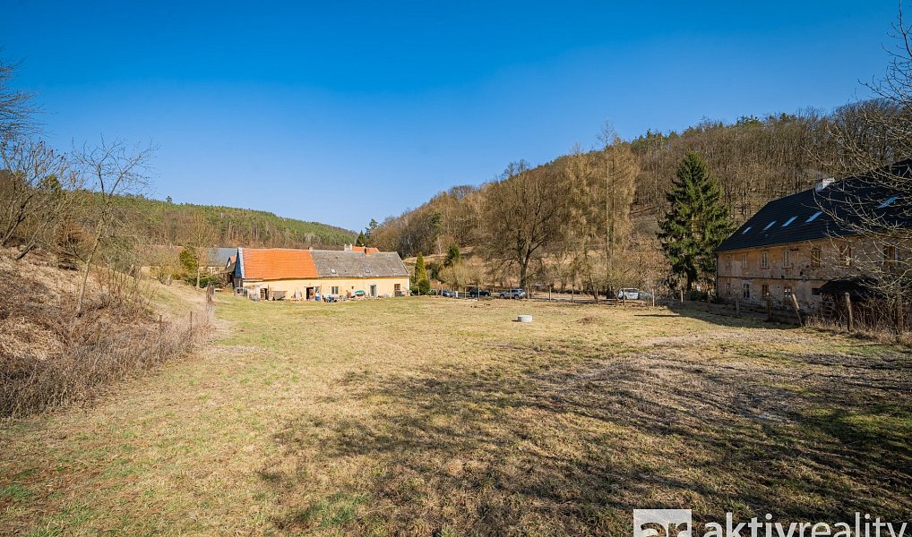 Prodej stavebního pozemku 5 862 m², Medonosy – náhled fotky 5