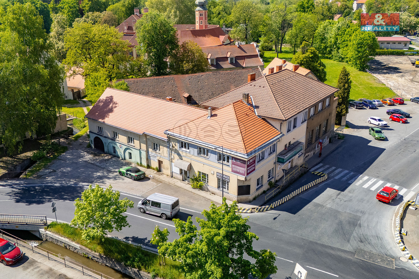 Prodej nájemního domu, činžáku 1 120 m²
