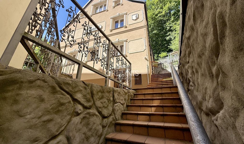 Prodej domu 351 m² s pozemkem 462 m², Karlovy Vary – náhled fotky 4