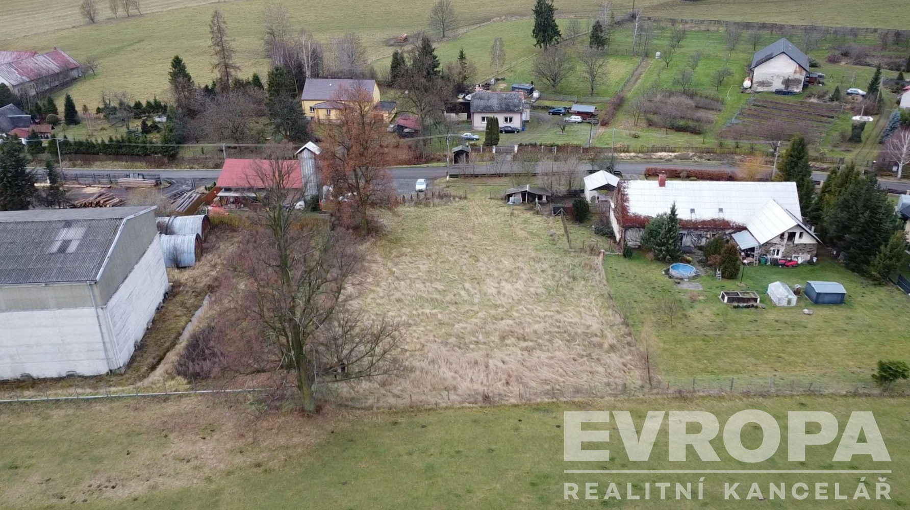 Prodej komerčního pozemku 2 020 m²