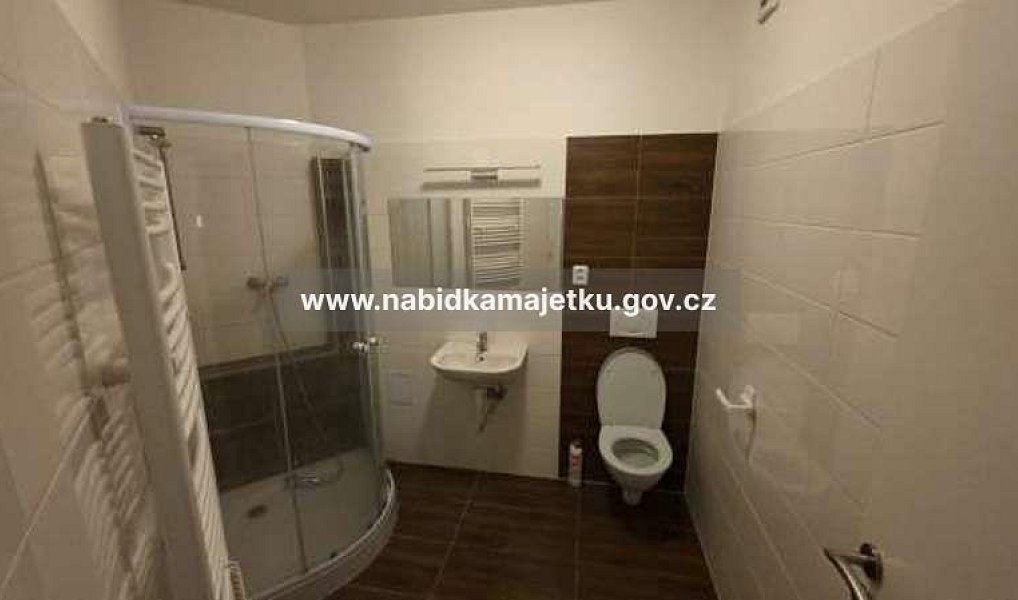 Prodej domu 340 m² s pozemkem 144 m², Zlín – náhled fotky 6