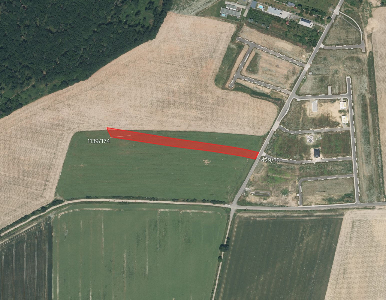 Prodej pole 5 499 m²