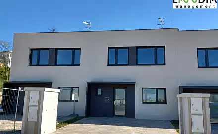Prodej domu 136 m² s pozemkem 214 m², Pivoňská, Praha 9 - Kyje