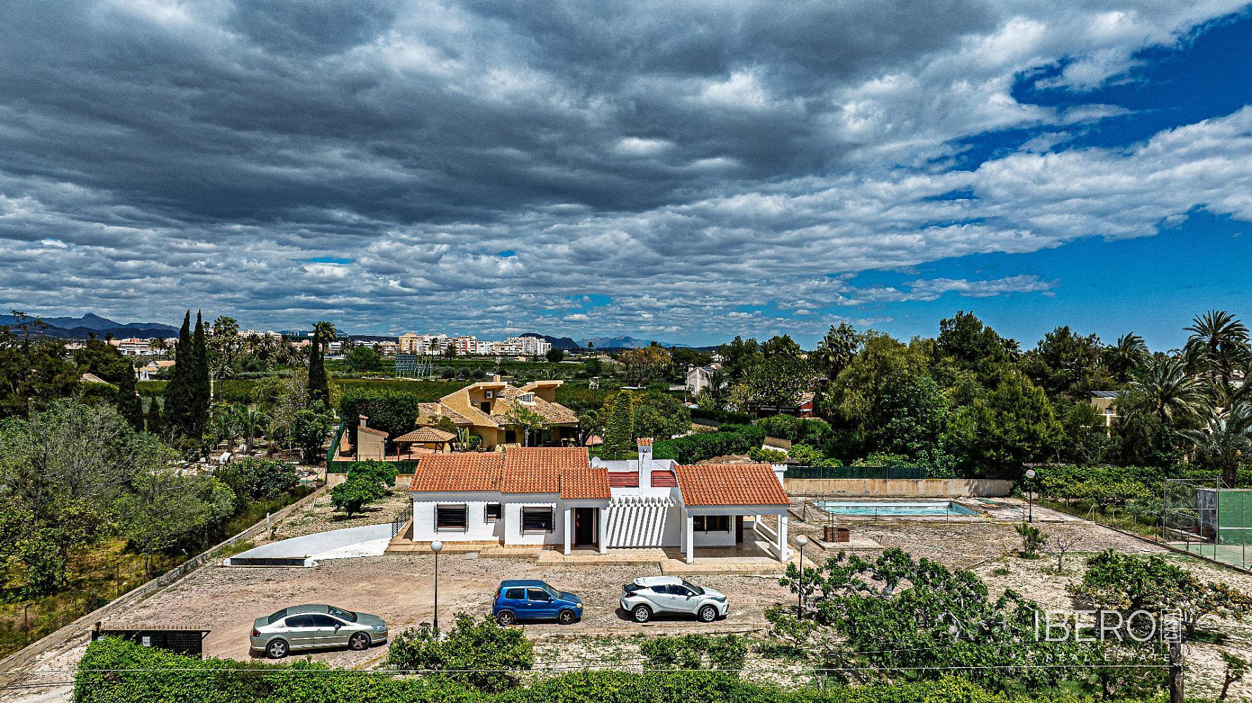 Prodej domu 270 m² s pozemkem 288 m²