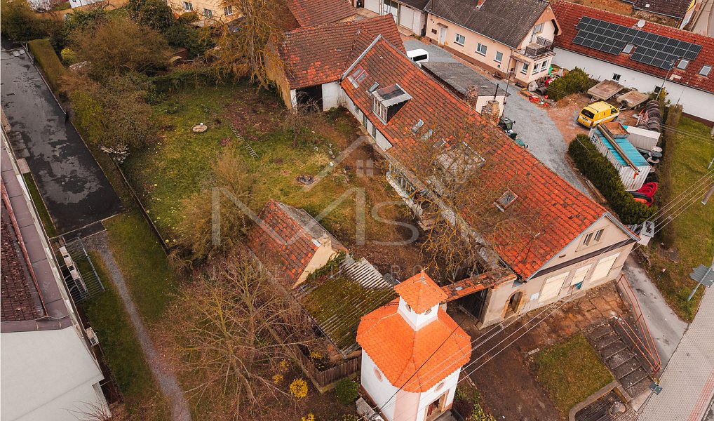 Prodej domu 330 m² s pozemkem 943 m², Chrást – náhled fotky 3