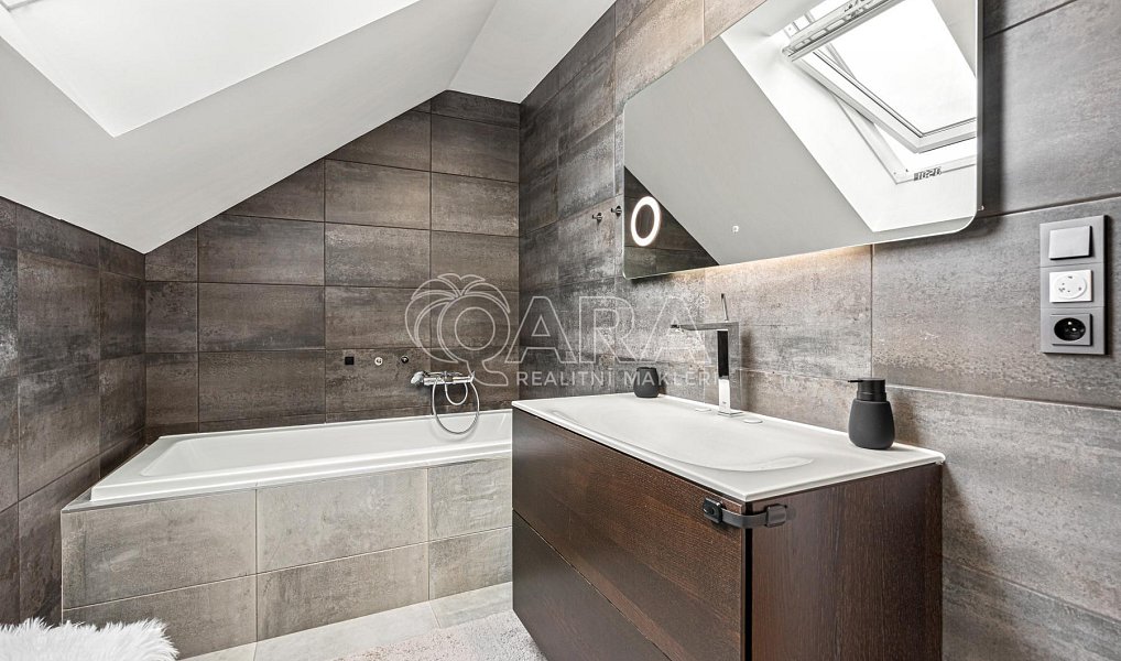Prodej domu 131 m² s pozemkem 838 m², Kamenice – náhled fotky 12
