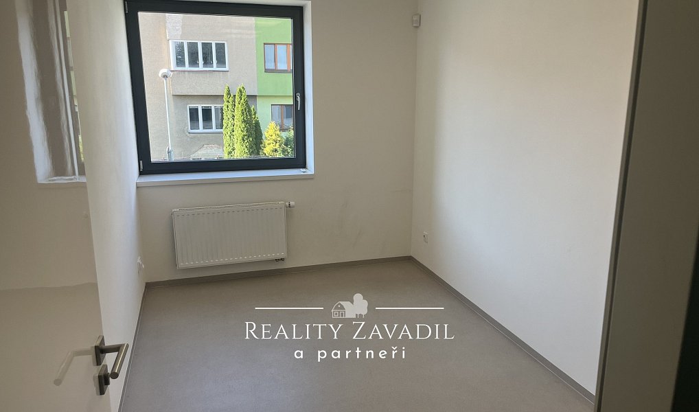 Pronájem kanceláře 12 m², Pardubice – náhled fotky 2
