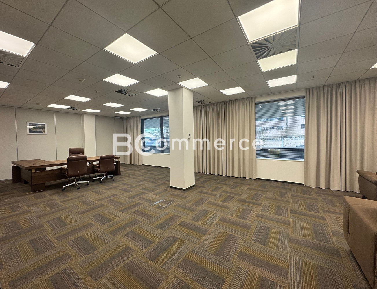 Pronájem kanceláře 240 m² — photo 3