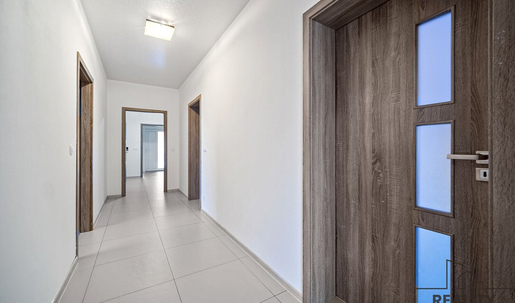 Prodej domu 200 m² s pozemkem 1 061 m², Choltice – náhled fotky 22