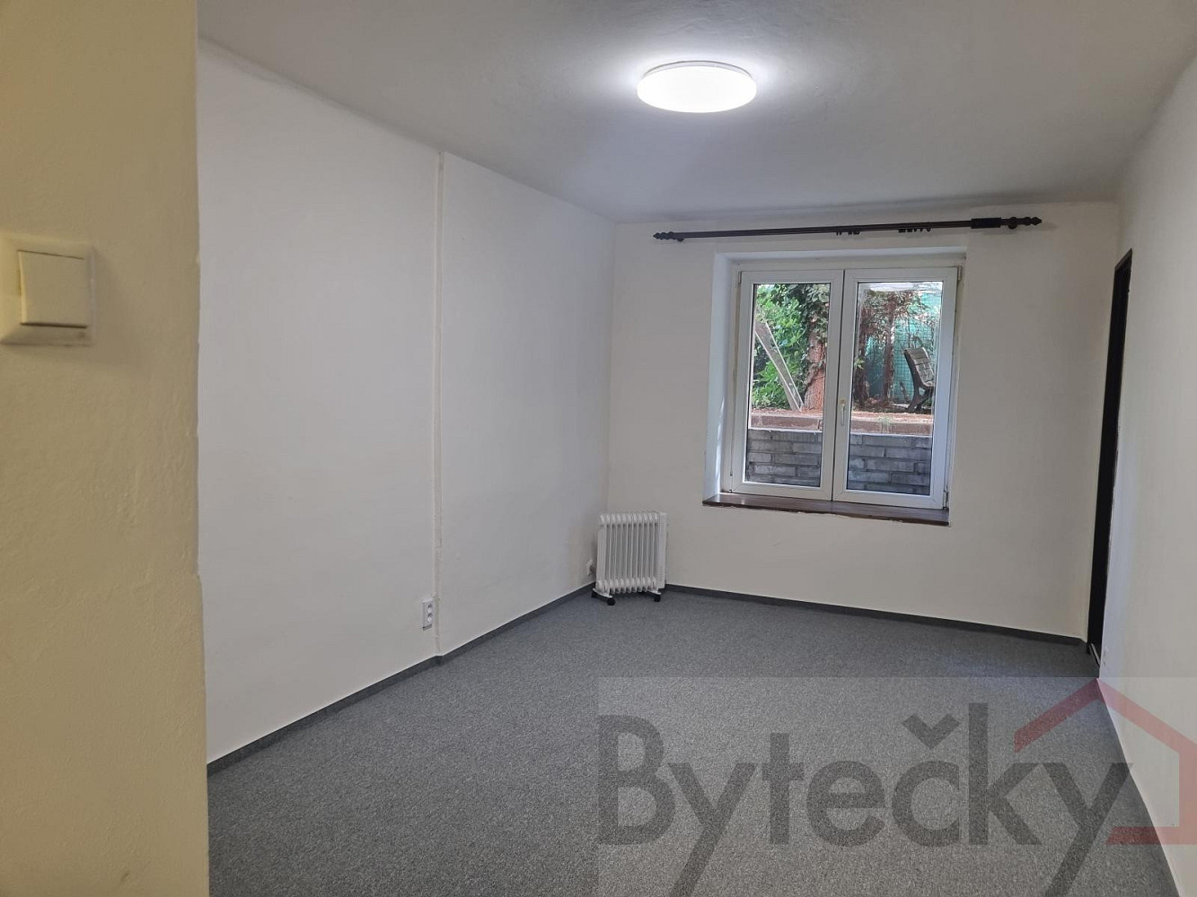 Pronájem bytu 1+1 25 m² – fotografie 3