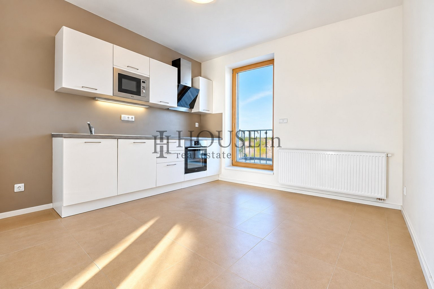 Pronájem bytu 3+kk 98 m² – fotografie 3