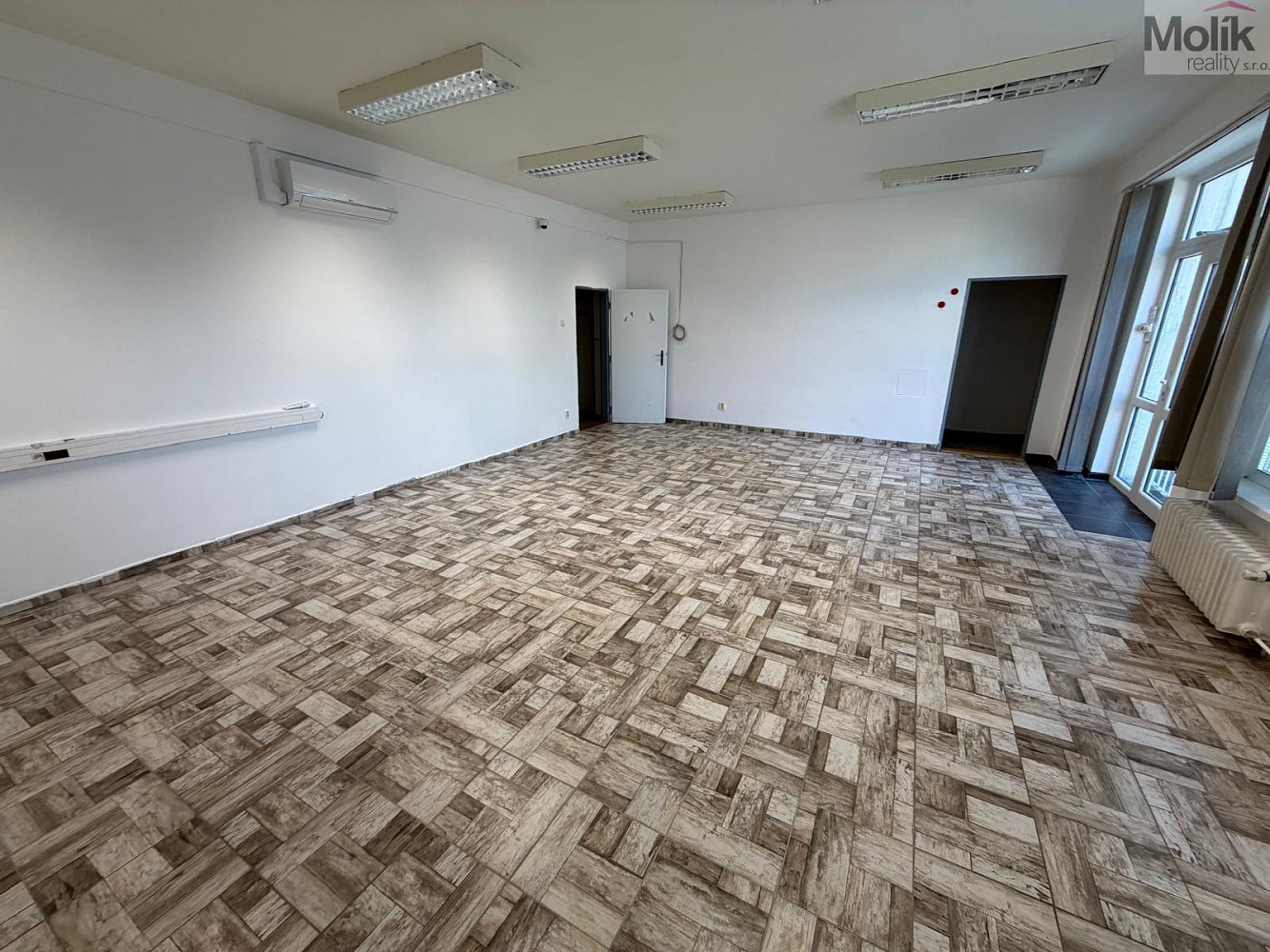Pronájem kanceláře 84 m² – fotografie 3