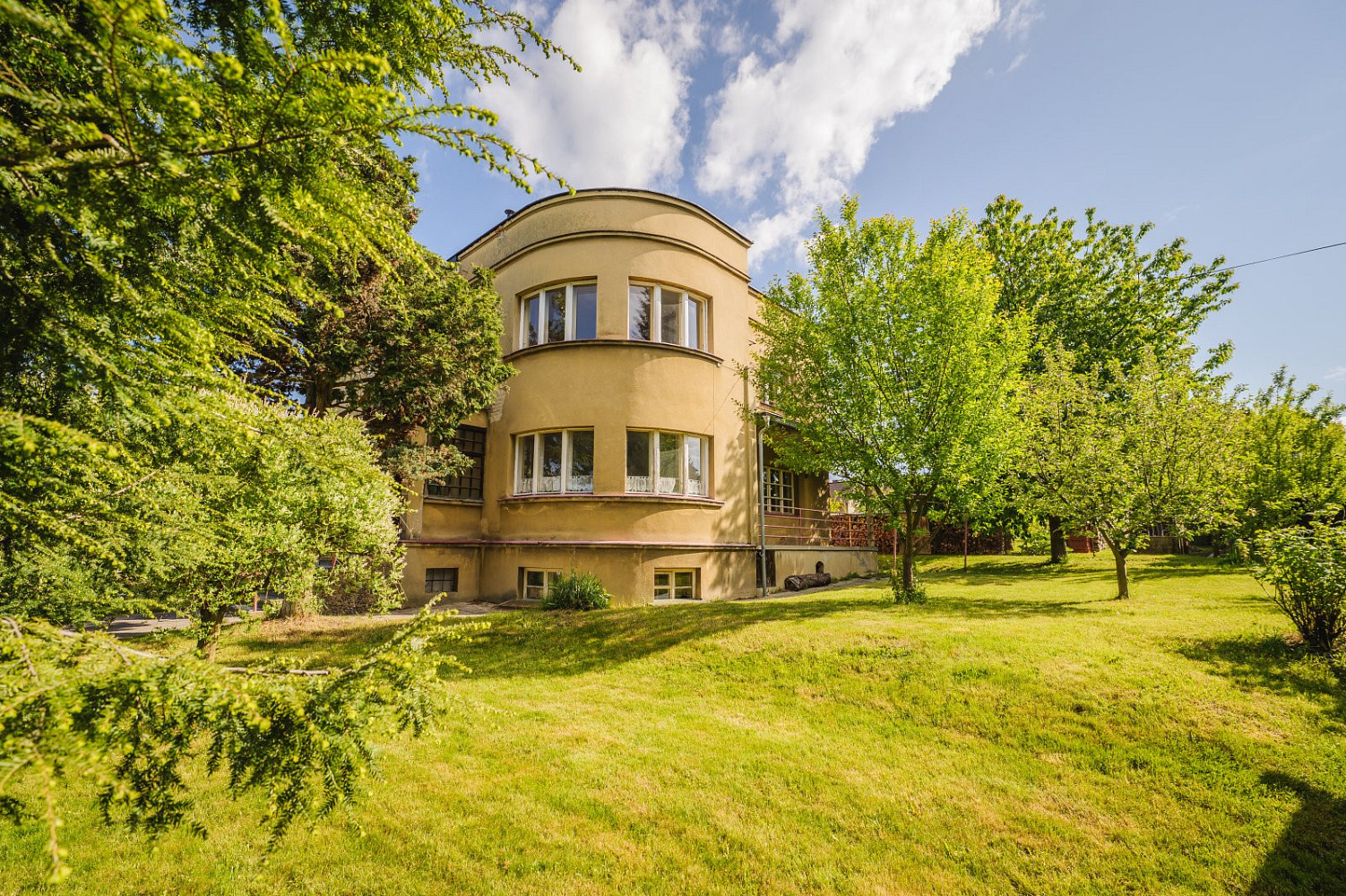 Prodej domu 206 m² s pozemkem 958 m²