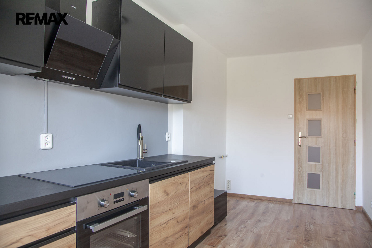 Pronájem bytu 2+1 51 m² – fotografie 3