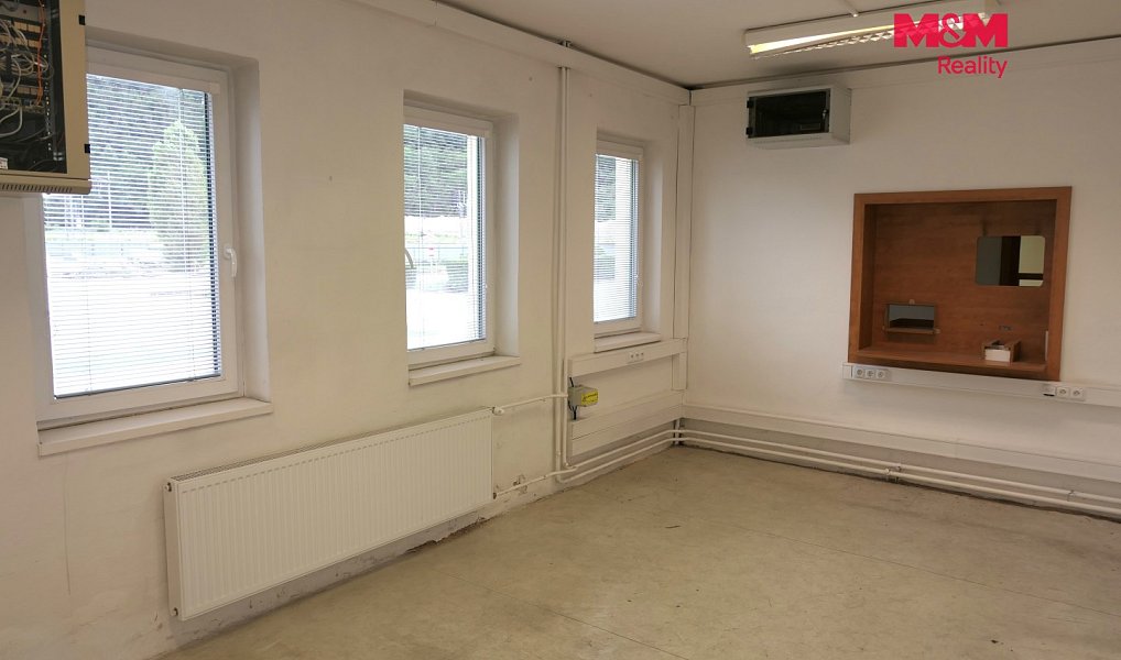 Pronájem kanceláře 200 m², Králův Dvůr – náhled fotky 11