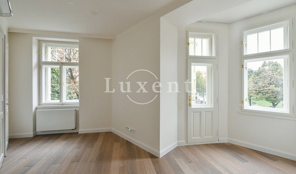 Pronájem bytu 4+kk 118 m², Praha – náhled fotky 2