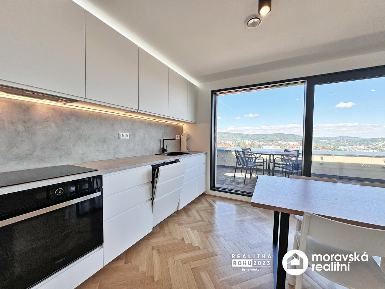 Pronájem bytu 4+kk 115 m² — photo 4