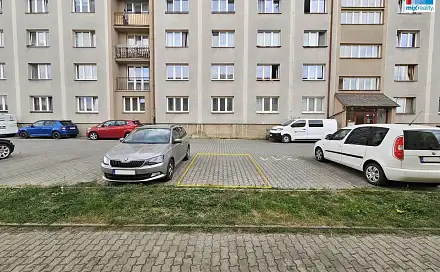 Pronájem parkovacího stání v Plzni- Slovany, Částkova, Plzeň - Lobzy