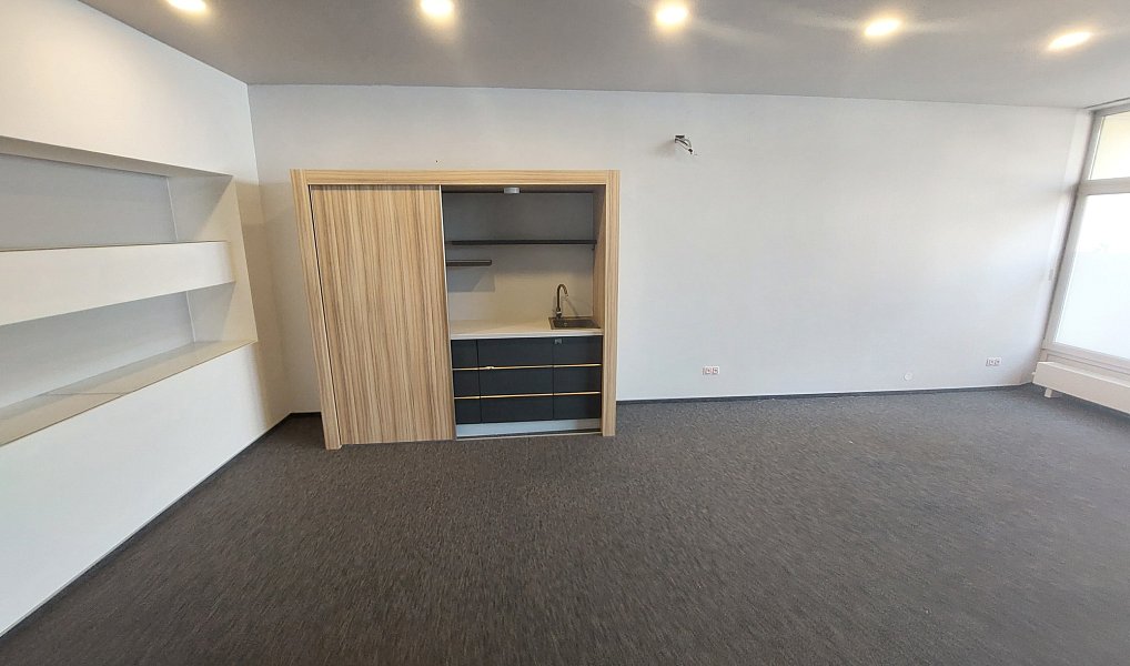 Pronájem obchodních prostor 45 m², Břeclav – náhled fotky 2