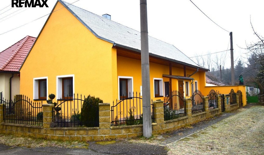 Prodej chaty/chalupy 100 m² s pozemkem 122 m², Strunkovice nad Blanicí – fotka 1 z 16