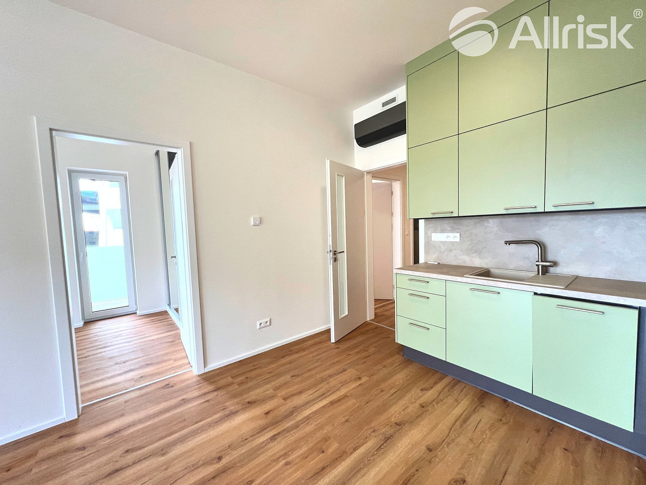 Pronájem bytu 3+kk 66 m² — photo 3