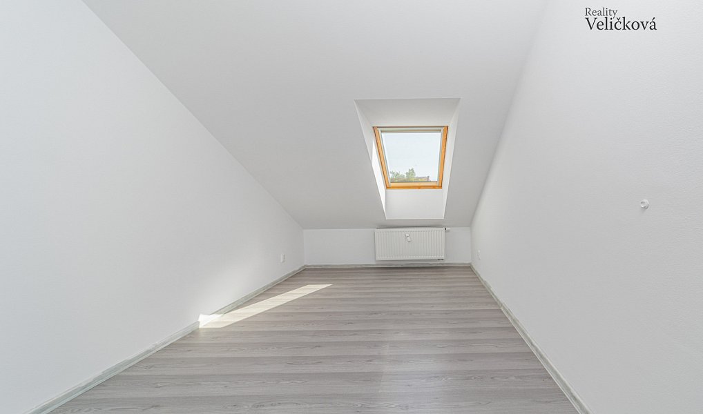 Prodej bytu 3+kk 75 m², Milovice – náhled fotky 4