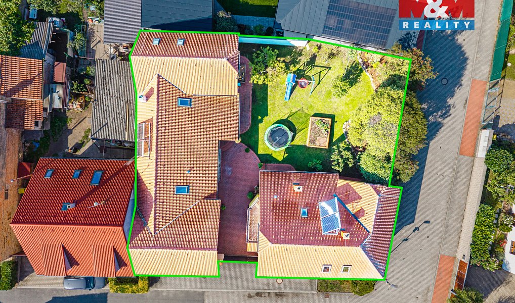 Prodej domu 370 m² s pozemkem 648 m², Mochov – náhled fotky 2