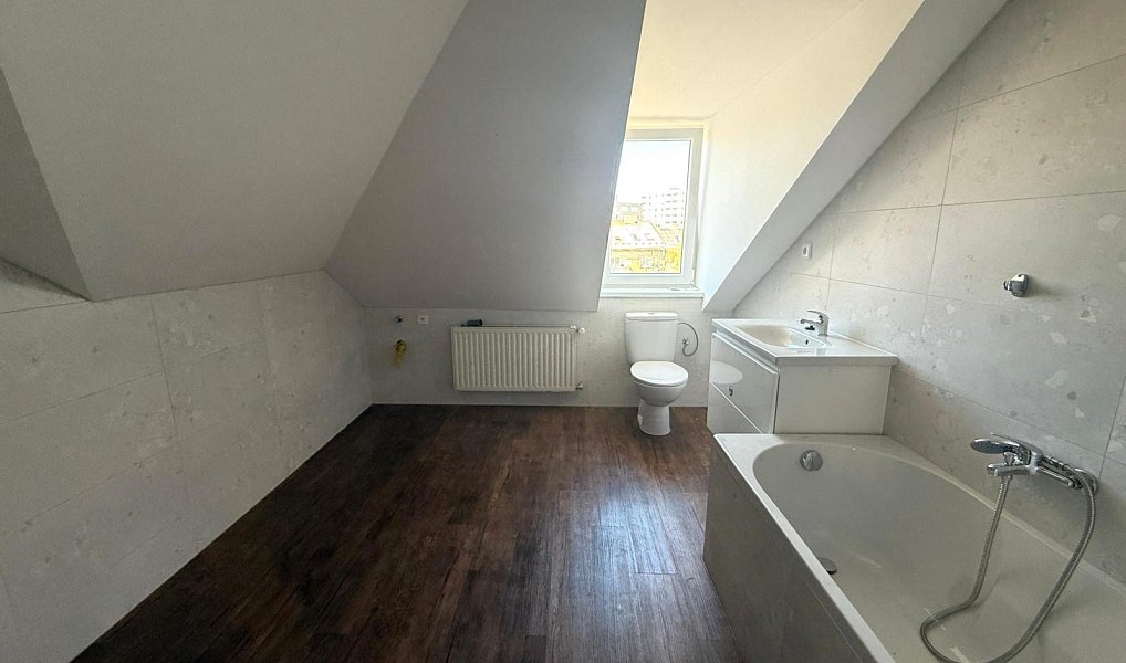 Pronájem bytu 2+kk 72 m², Chomutov – náhled fotky 9