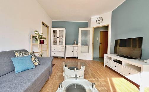 Pronájem bytu 2+kk 49 m², Pod Tvrzí, Odolena Voda, okres Praha-východ