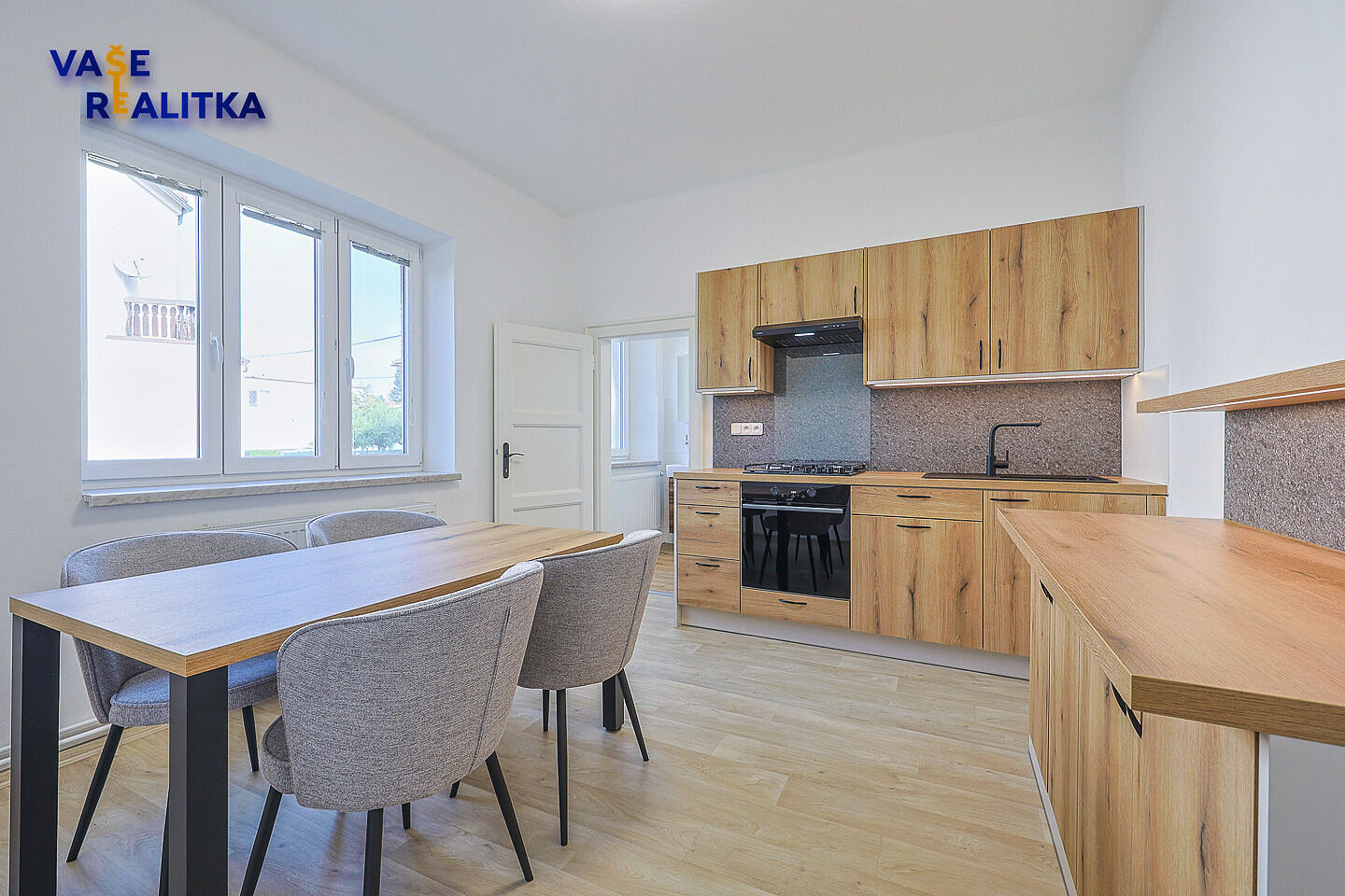 Pronájem bytu 2+1 73 m² – fotografie 2