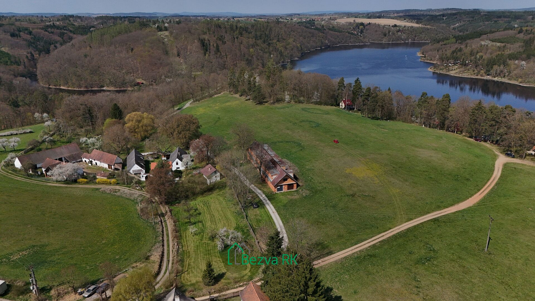 Prodej obchodních prostor 1 358 m² – fotografie 2