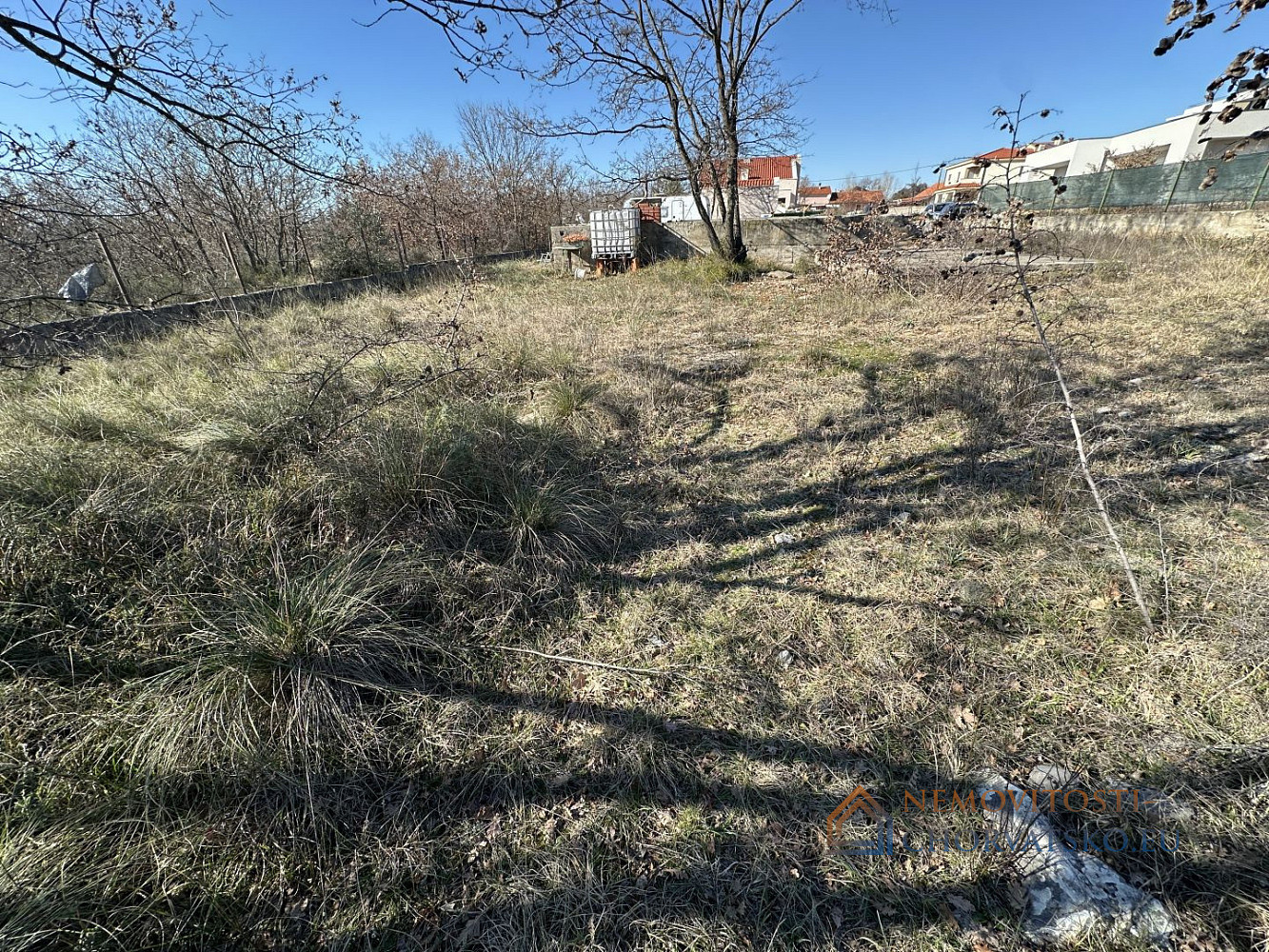 Prodej stavebního pozemku 720 m² – pohled 5
