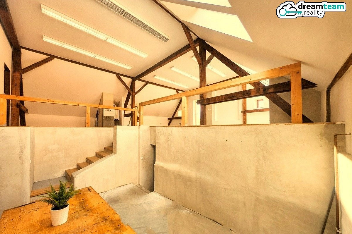 Prodej domu 344 m² s pozemkem 205 m² – pohled 6