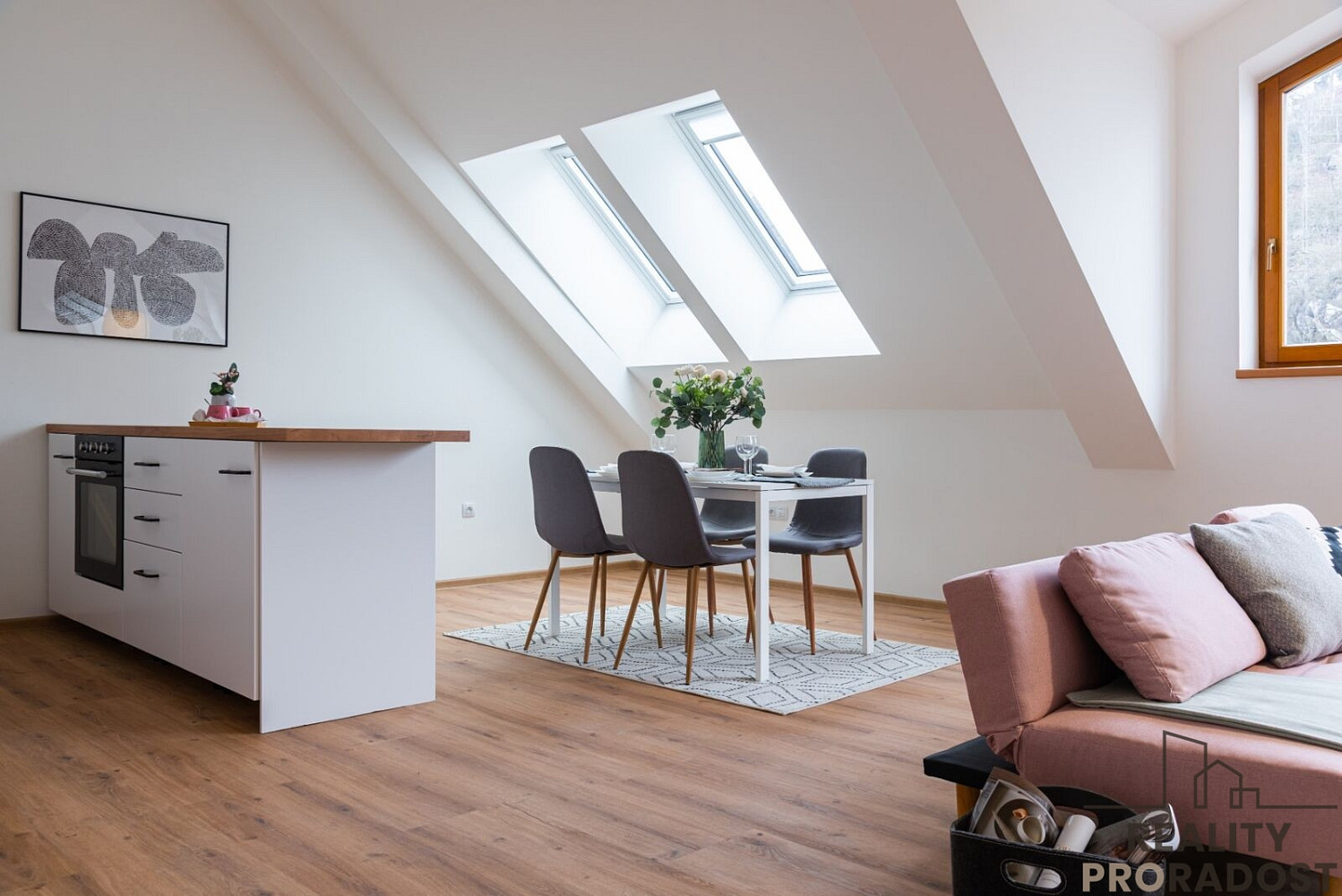 Prodej bytu 2+kk 112 m² – pohled 5