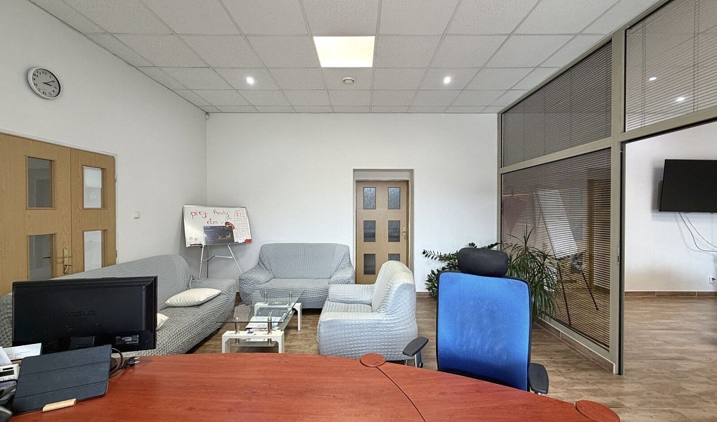 Prodej domu 466 m² s pozemkem 778 m², Chomutov – náhled fotky 28