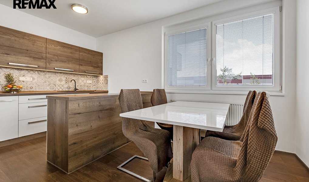 Prodej bytu 4+kk 107 m², Praha – náhled fotky 3
