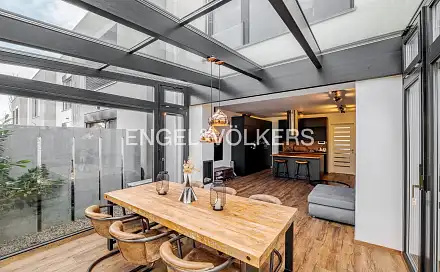 Prodej domu 197 m² s pozemkem 255 m², U Golfu, Praha 10 - Horní Měcholupy