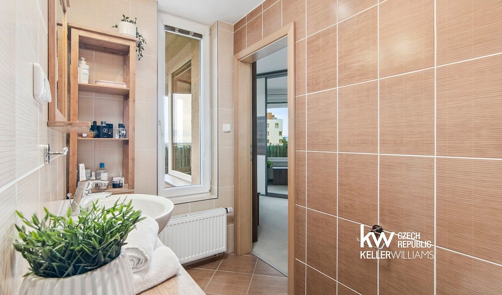 Prodej bytu 4+kk 95 m², Praha – náhled fotky 28