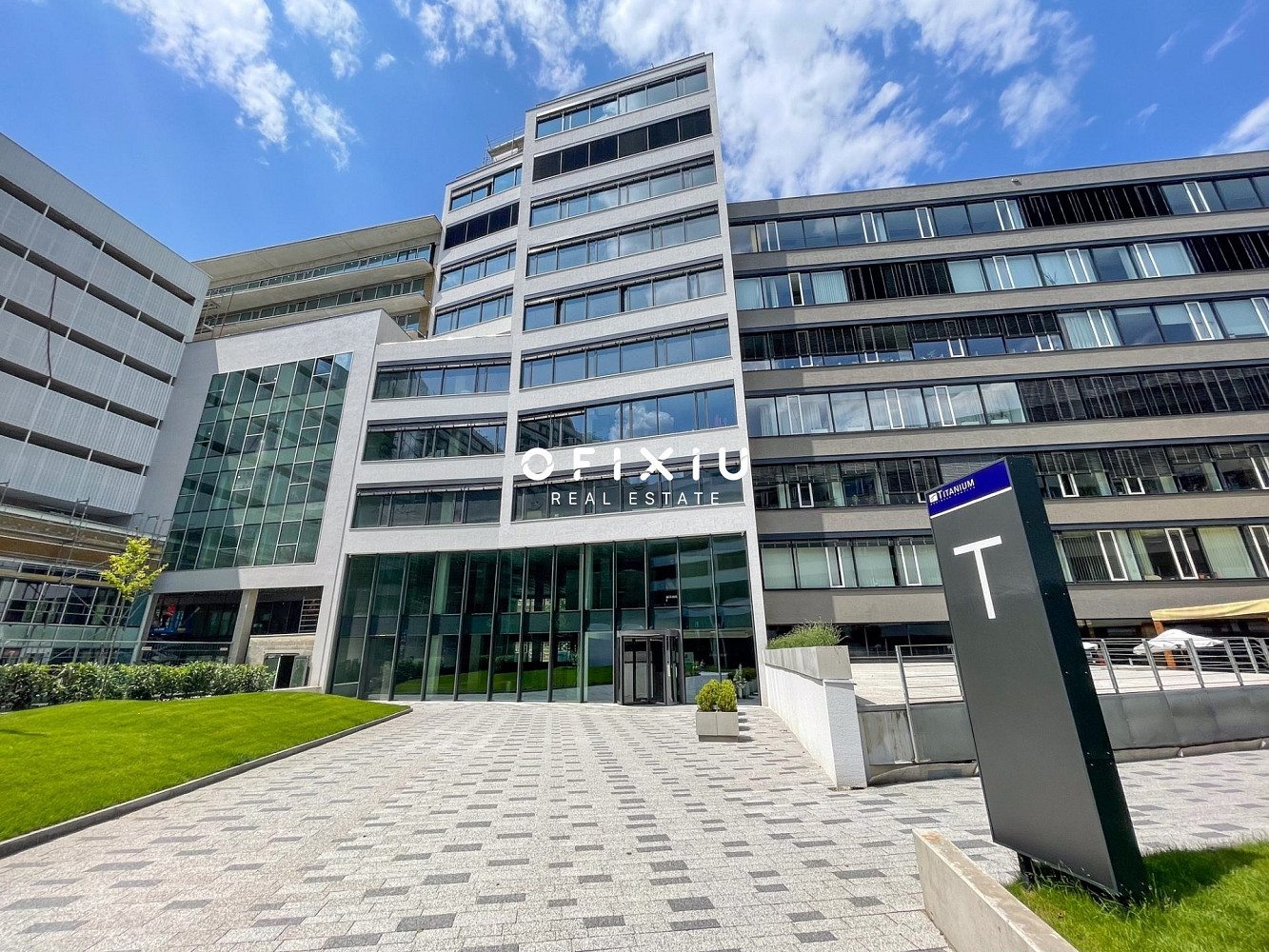Pronájem kanceláře 284 m²