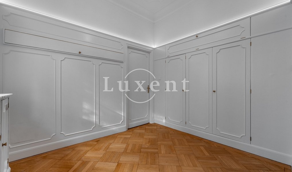 Prodej domu 726 m² s pozemkem 945 m², Praha – náhled fotky 19