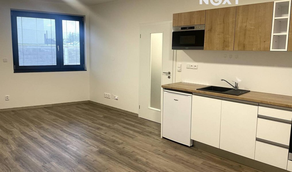 Pronájem bytu 1+kk 38 m², Zlín – náhled fotky 5