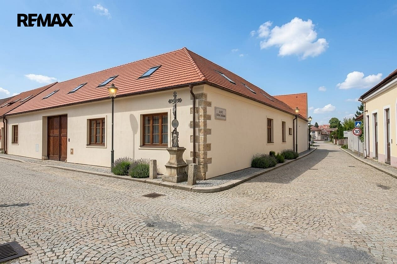 Prodej domu 470 m² s pozemkem 1 587 m² – fotografie 2