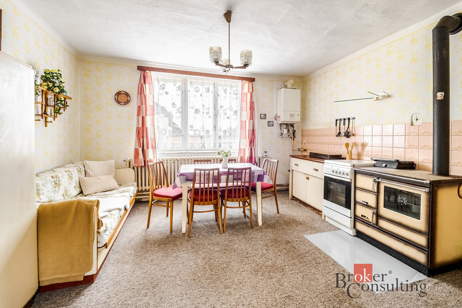 Prodej domu 400 m² s pozemkem 2 821 m²