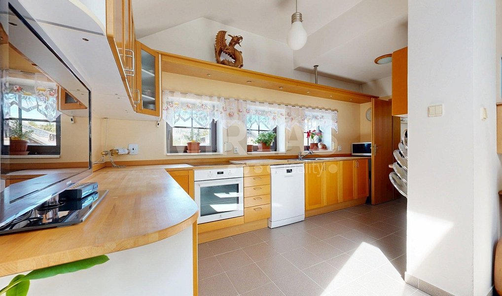 Prodej domu 444 m² s pozemkem 2 226 m², Stožec – náhled fotky 5